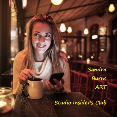 Sandra Burns ART - Studio Insider's Club - an invitation to join my monthly newsletter - image shows happy subscriber reading my news on her phone
